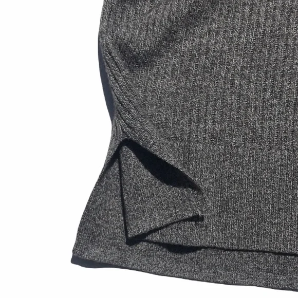 3/$25🍾🍾American Eagle Light Weight Gray 3/4 Sleeve Sweater - Picture 6 of 8